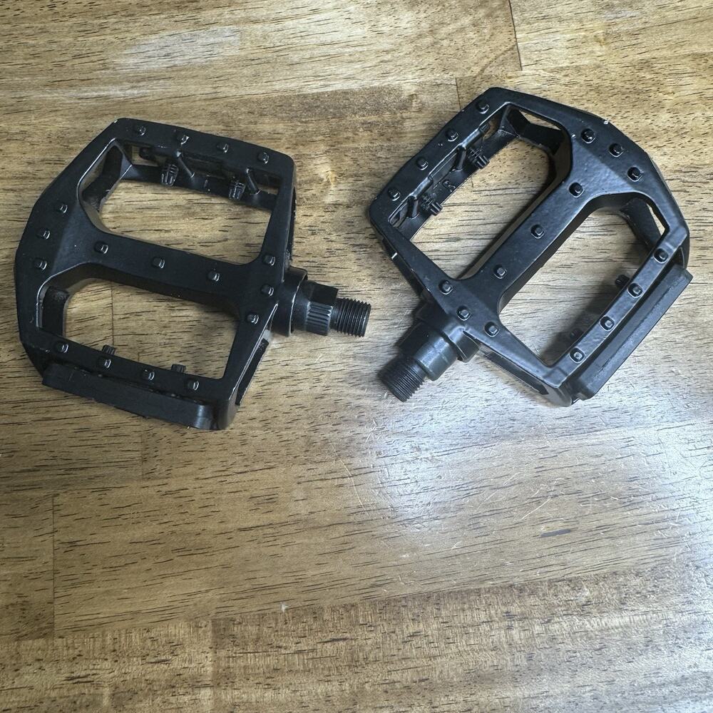 Bike Pedals Platform Flat Black 9/16 Adult 4in Wide MTB BMX Hybrid Pair